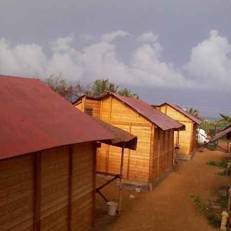 Tivai Beach Cottages 卡兰古特 外观 照片