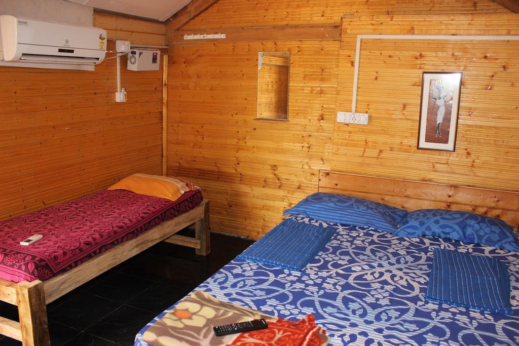 Tivai Beach Cottages 卡兰古特 外观 照片