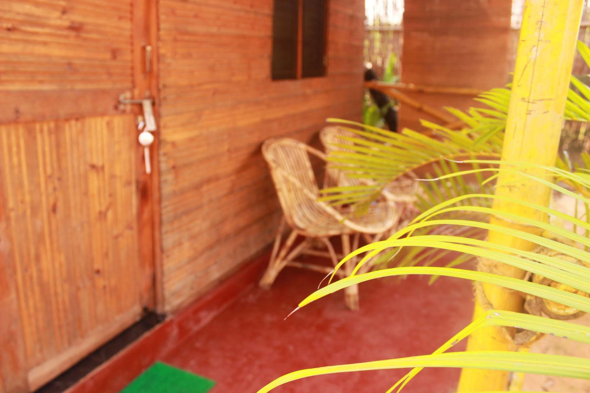 Tivai Beach Cottages 卡兰古特 外观 照片